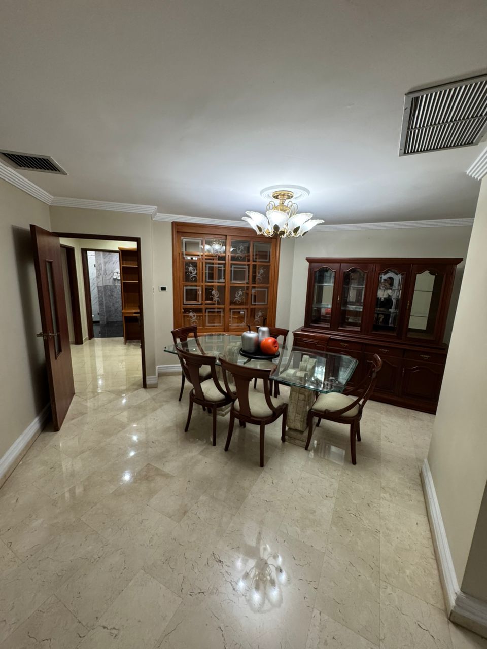 2de2800b-c72c-4c95-8d5f-1aae3c869081